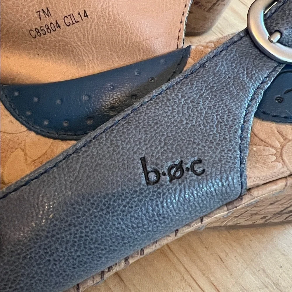 b.o.c. Women's Blue Floral Wedges